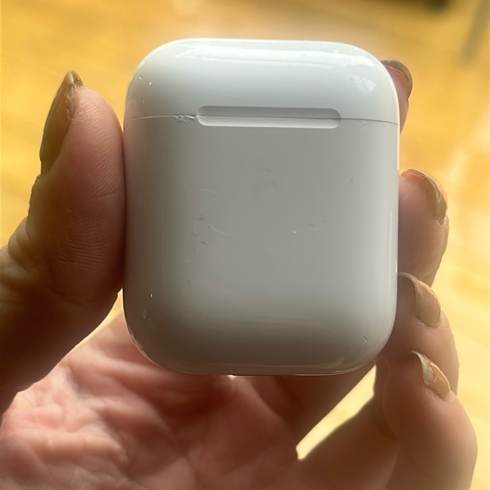 Gen2 Apple Airpods White Wireless Charging Case l